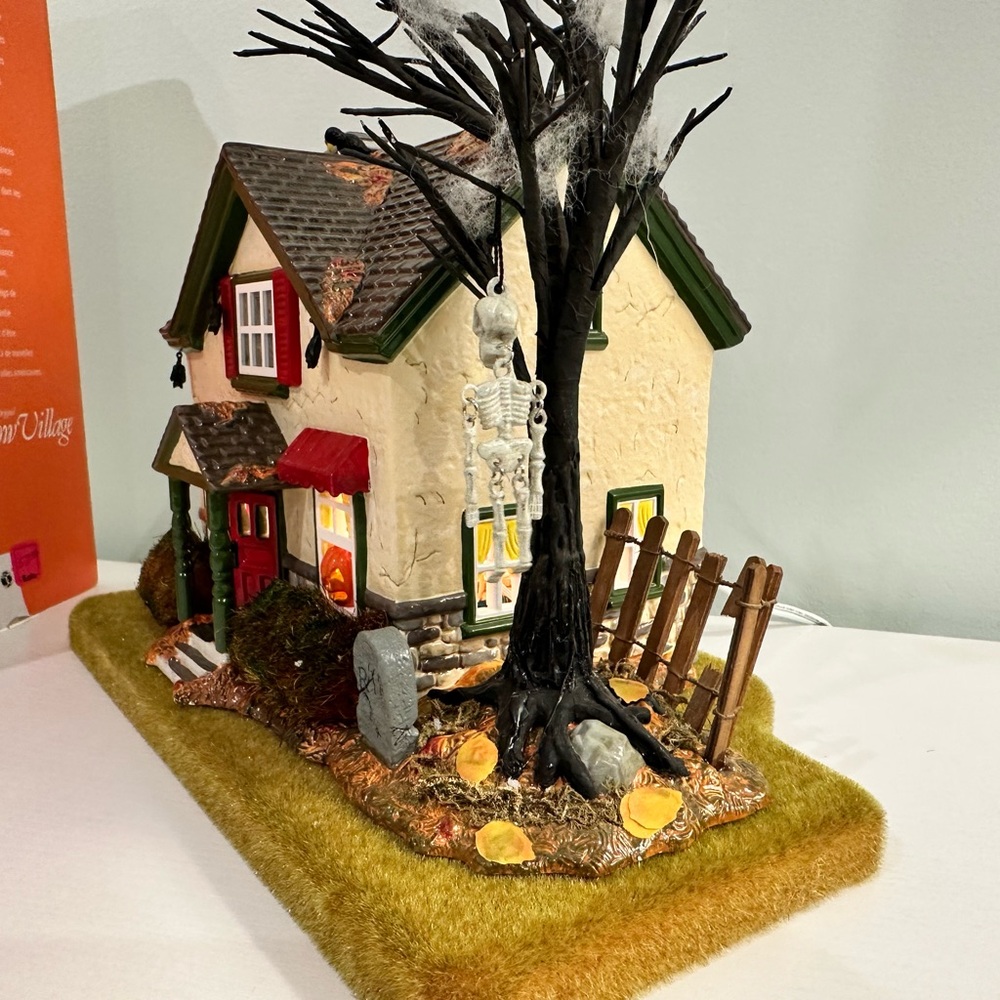 Department 56 Halloween Snow Village - Hauntsburg House 55058 Complete! - Picture 3 of 11